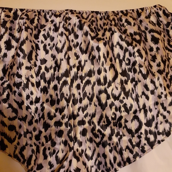 Victoria secret PJ shorts - Picture 5 of 5